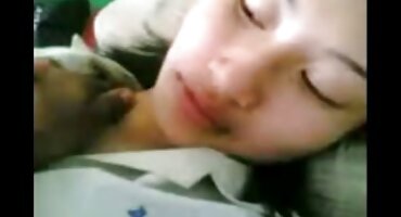 sex gamer Người Phụ nữ Châu á đang tham gia phim sex con heo vào một mối quan hệ với phúc lợi.