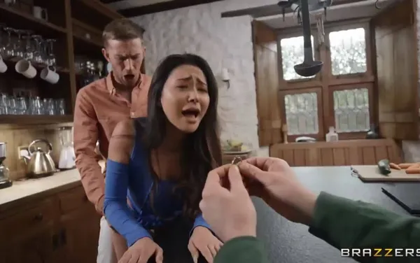 phim sex đẹp trai Lên đỉnh khi được bạn trai cầu hôn, nhưng có gì đó sai sai